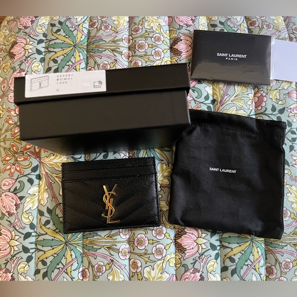 Saint Laurent Quilted Black Card Holder - Picture 4 of 13